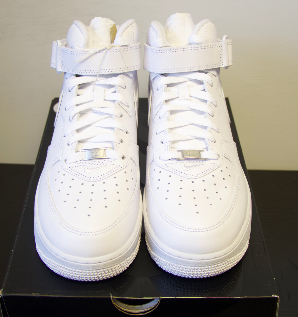 Nike X Supreme Airforce 1 Mid White